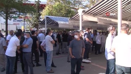 Son Dakika | Sultanbeyli PTT Müdürü'nün kazada hayatını kaybeden ailesi son yolculuğuna uğurlandı