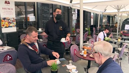 Passe de saúde polêmico entra em vigor na França