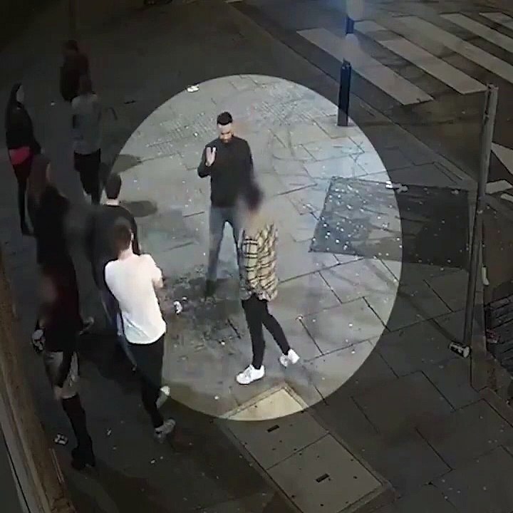 Toujours se méfier des individus qui vous accostent en sortie de boite de nuit !