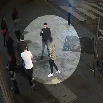 Toujours se méfier des individus qui vous accostent en sortie de boite de nuit !