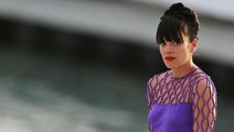 Dünyaca ünlü şarkıcı Lily Allen'den uçak tuvaletinde cinsel ilişki itirafı: Çılgınca bir deneyimdi