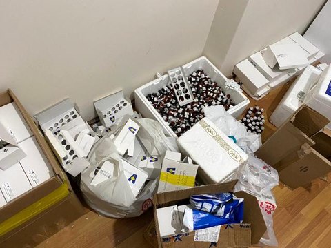 Üsküdar'da 1 buçuk milyon TL değerinde sahte vitamin ürünleri ele geçirildi