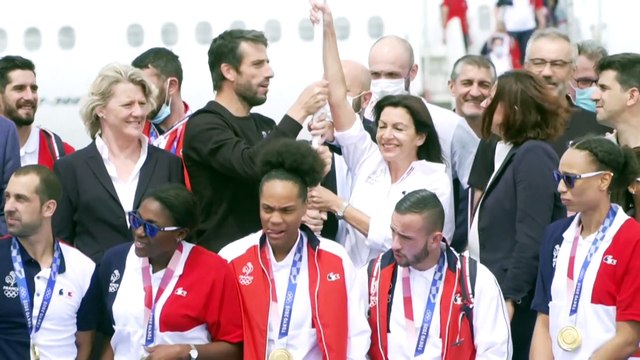 Париж принял эстафету