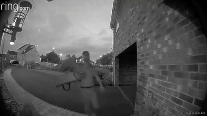 Pizza Delivery Guy at Wrong Address Runs Away