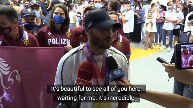 Olympic champion Jacobs welcomed home in Italy