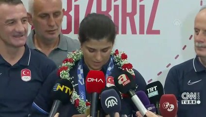 Olimpiyat şampiyonu Busenaz yurda döndü