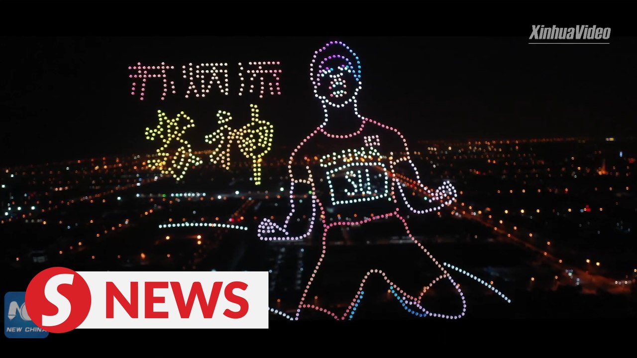 1,000 drones stage light show in Tianjin to sal...