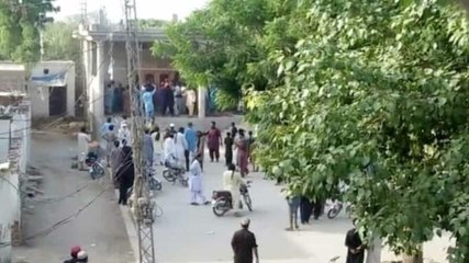 Pakistan'da medresedeki kütüphanenin halısına idrarını yapan 8 yaşındaki çocuk ölüm cezasıyla karşı karşıya