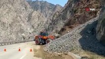 Heyelan nedeniyle kapanan Artvin-Erzurum karayolu ulaşıma açıldı