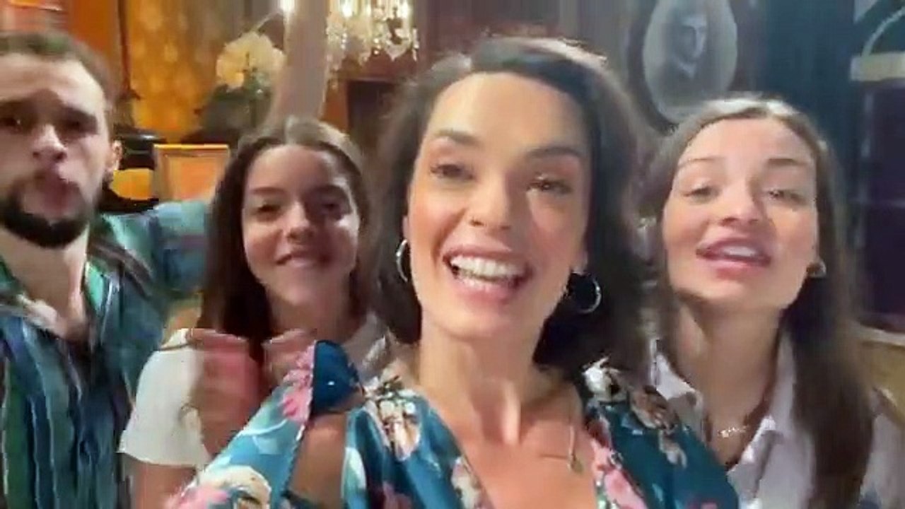 Melânia Gomes e família da ficção dão os parabé...