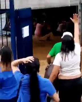 Chuva destrói abrigo para imigrantes em Manaus