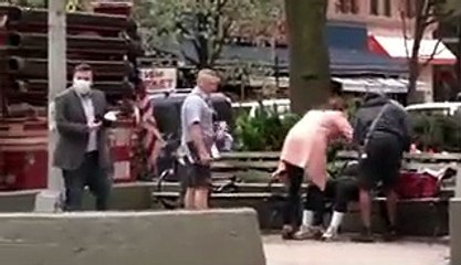 Inventa emergência em plena Nova Iorque para pedir namorada em casamento