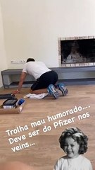 Paula Lobo Antunes filma Jorge Corrula em momento de mau humor