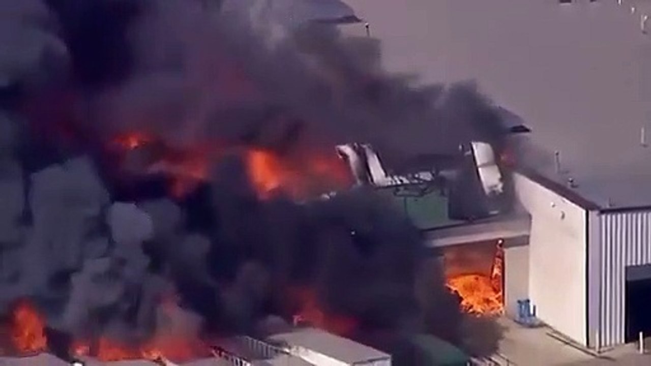 explosão numa fábrica, EUA, Illinois,