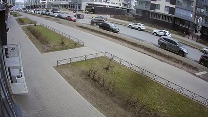 "Super Pai". Homem salva filho de quatro anos de carro desgovernado