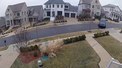 Condutor não conseguiu impedir que viatura deslizasse no gelo rua abaixo