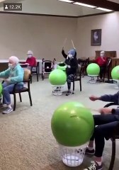 Vídeo de exercício físico em lar dos EUA torna-se viral