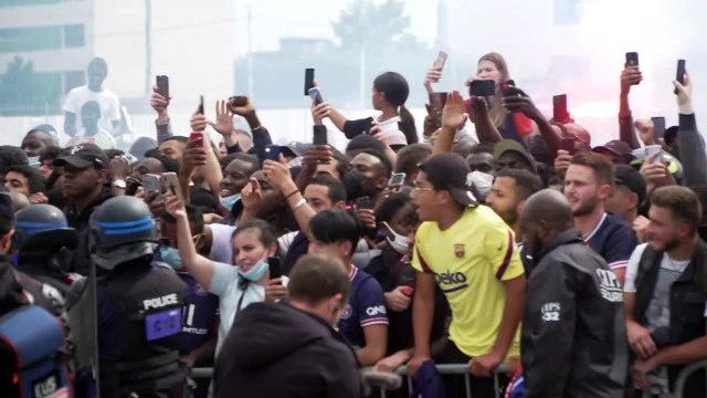 Ovacionado pelos franceses