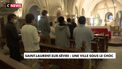 Les habitants de Saint-Laurent-sur-Sèvre rendent hommage au prêtre assassiné