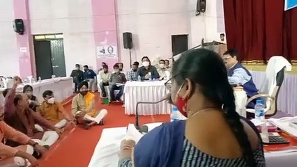 सामान्य सभा में इस मुद्दे पर जमीन पर बैठ गए पार्षद तो सत्ता पक्ष लगाने लगा मुर्दाबाद के नारे