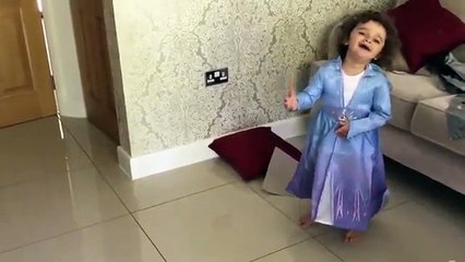 Filhos de Rui Patrício divertem-se vestidos a rigor... iguais aos ídolos