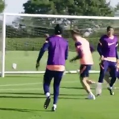 Vinícius marca no treino