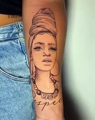 Joana Diniz faz nova tatuagem em homenagem à "mãe África"