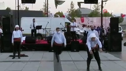 Cão abandonado conforta homem que finge estar ferido