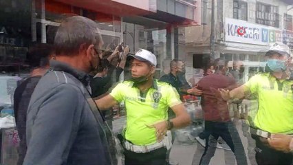 Akşener’in mitinginde arbede