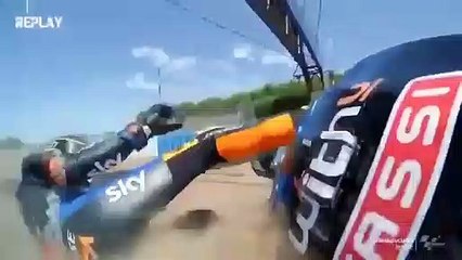 Luca Marini e Marco Bezzecchi - queda Moto2