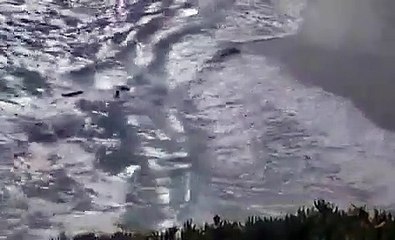 Onda estraga momento de recém-casados