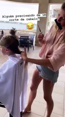 Vídeo: Gisele Bündchen mete mãos à obra e corta cabelo à filha