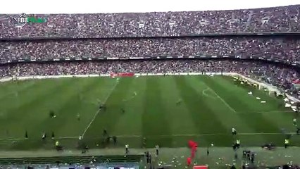 Chuva de ursos de peluche "pintou" jogo entre o Betis e o Atlético Madrid