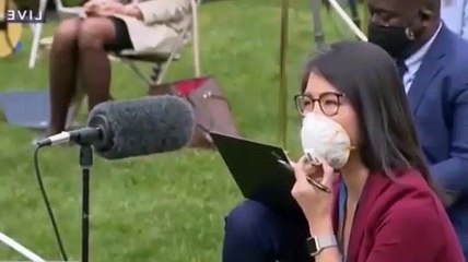 Trump abandona conferência após (novo) desentendimento com jornalista