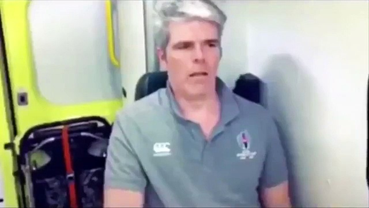 Paramédicos no Meme do Caixão