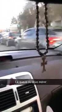 McDonald s volta a abrir portas e fazem-se filas de horas à porta