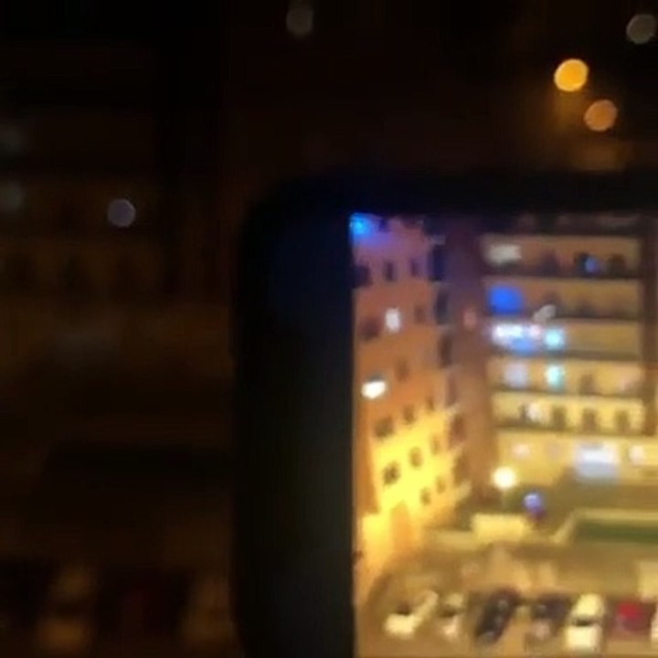 "Uma casa portuguesa" cantada à janela para combater isolamento