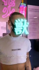 Pabllo Vittar mostra-se apenas de botas e a tapar as partes íntimas