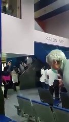 Médicos vindos de Cuba aplaudidos de pé