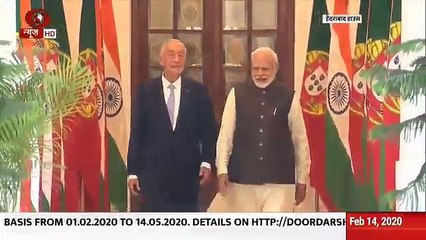 Aperto de mão a Modi