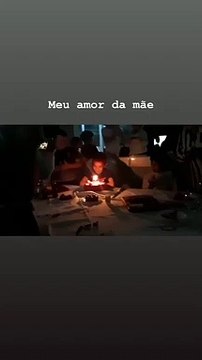 Vídeo. Família junta-se e canta os parabéns ao filho de Katia Aveiro