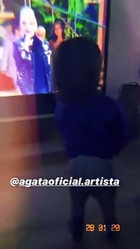 Vídeo. Filho de Fanny Rodrigues é o fã número 1 de Ágata
