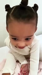 Kim Kardashian "derrete" coração dos fãs com conversa com a filha