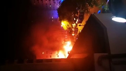 Carros queimados em Massamá