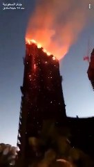 Edifício em chamas na Arábia Saudita