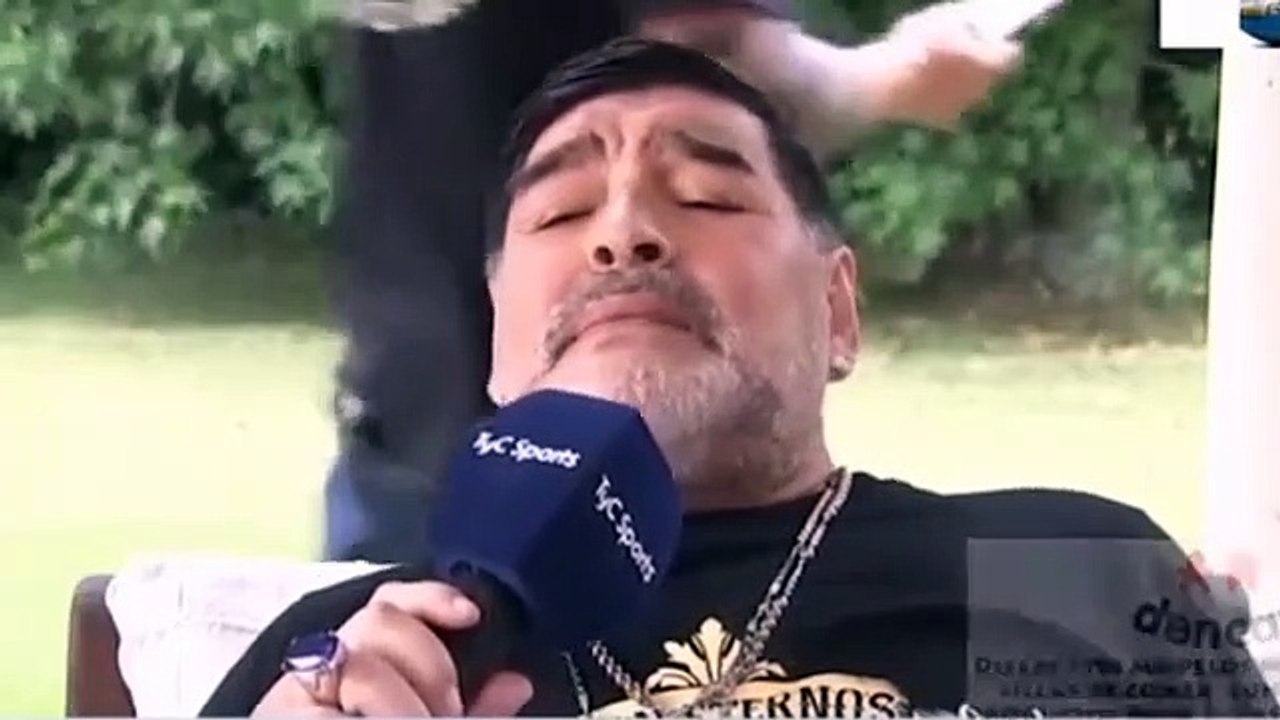 Maradona a cantar