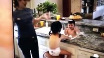 Que tesourinho! Vídeo mostra Khloé Kardashian a dar banho a Kylie Jenner