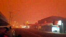 O inferno na Austrália. A escuridão e os céus vermelhos ao meio dia