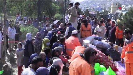 Afghanistan : les talibans poursuivent leur offensive