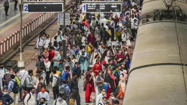 Mumbai local: Here's how you can get your passes